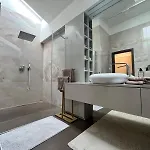 S Vírivkou V Centre - *