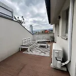 S Vírivkou V Centre - *