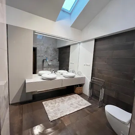 S Virivkou V Centre - *