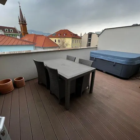 S Vírivkou V Centre - Apartmán
